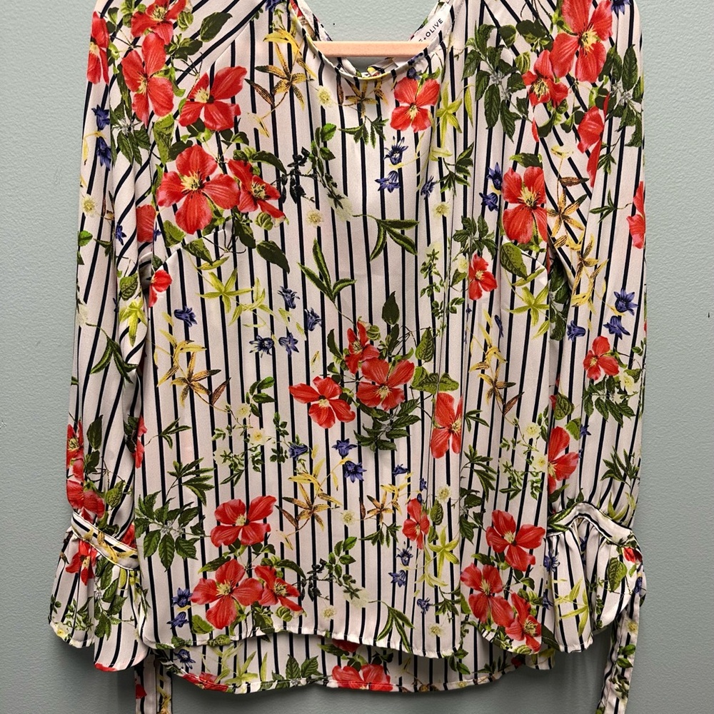 Rose & Olive Blouse Medium Floral Long Sleeve Blouse
